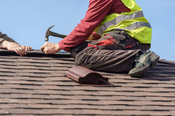 Best Residential Roofing Contractor  in Oelwein, IA